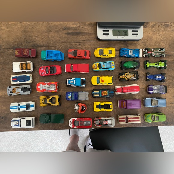 Hot Wheels lot 36 cars in total a couple match box are mixed in - Picture 2 of 2